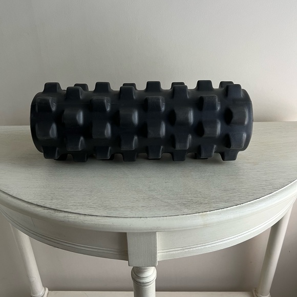 Foam Roller/Black/Massage Recovery/Firm Great Condition - Picture 2 of 3